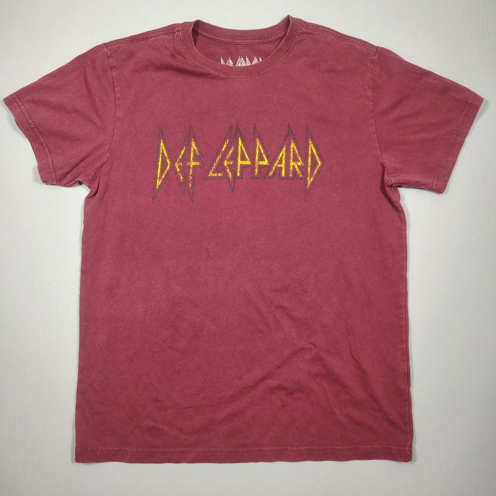 Def Leppard Graphic Tee Mens Medium Maroon Distressed Logo Cotton Blend Shirt